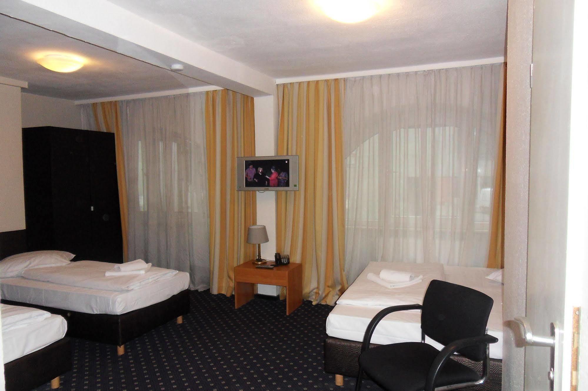 Carlton Hotel Франкфурт-на-Майні Екстер'єр фото